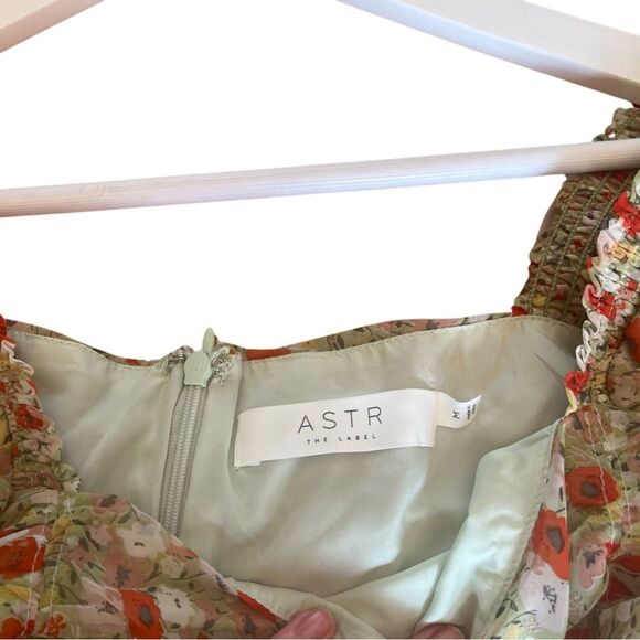 ASTR NWOT Julianna Faux Wrap Party Dress - Picture 6 of 12